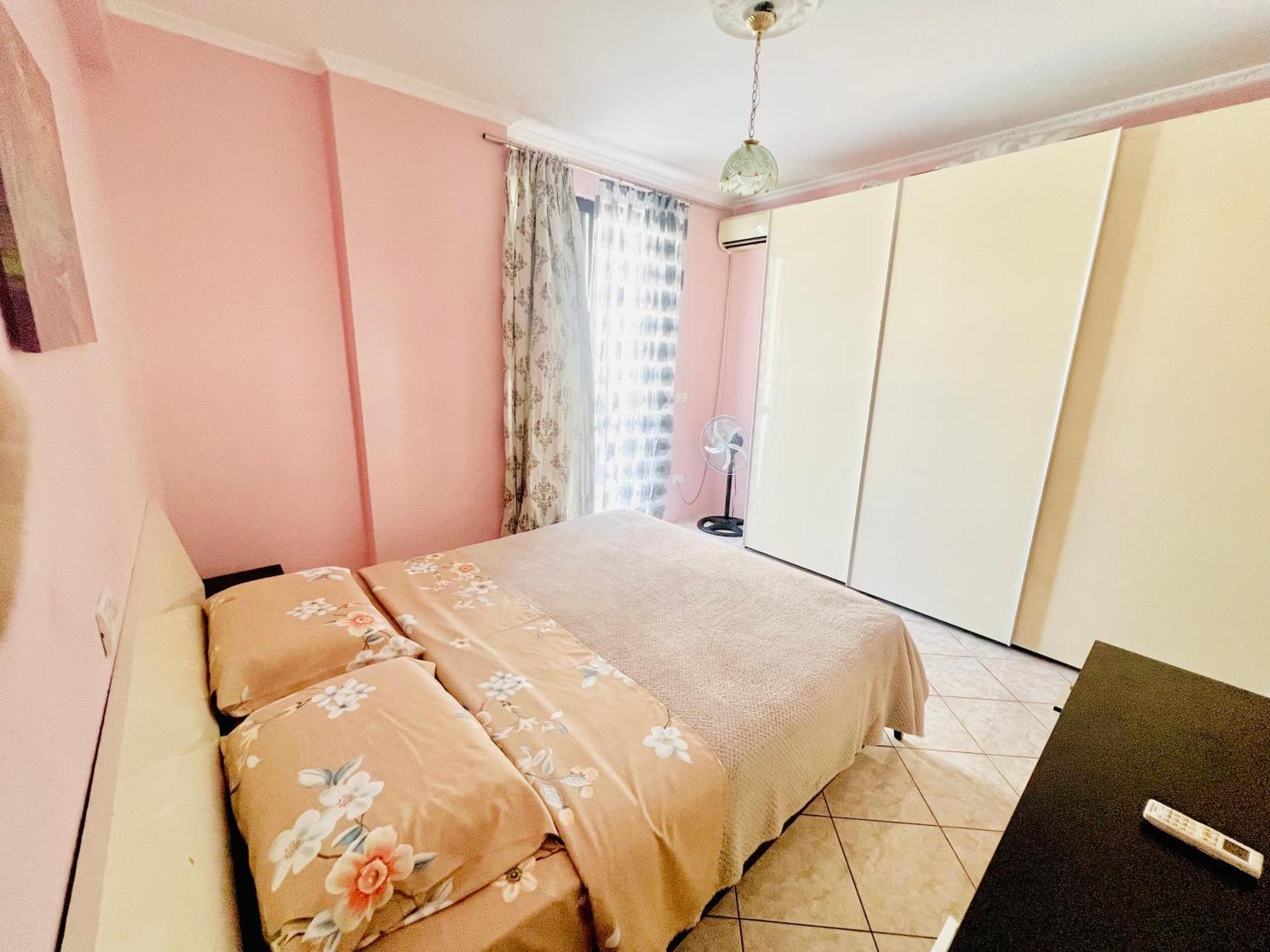 Lovely 3-Bedroom Rental Unit In Durrës Exterior foto