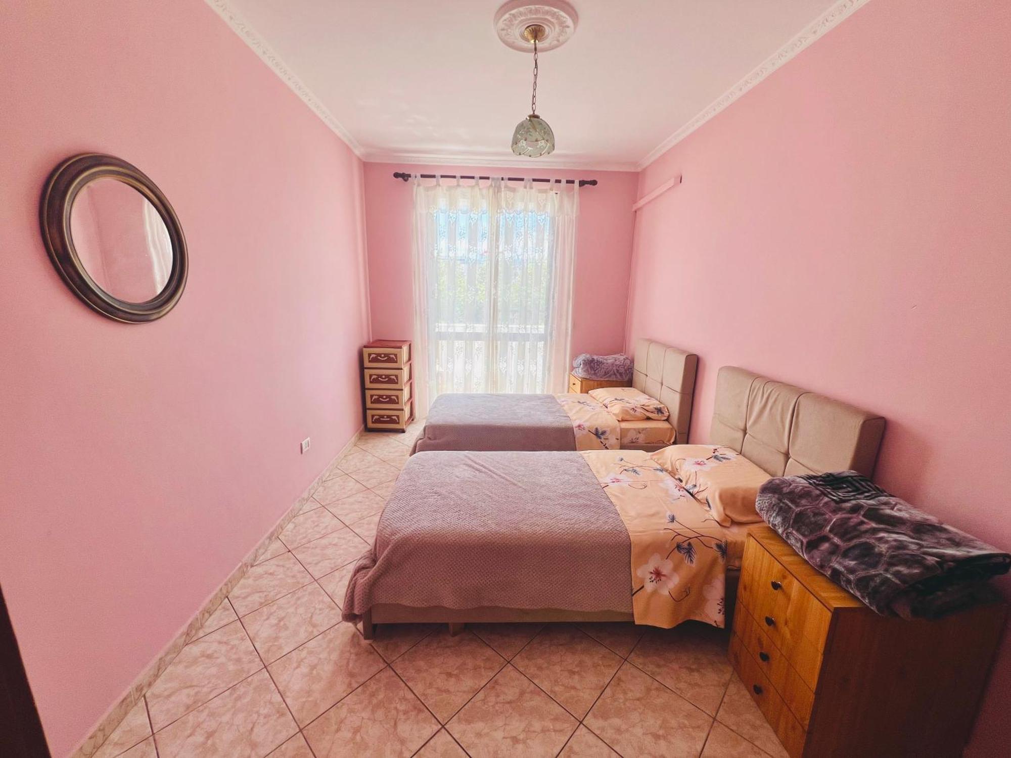 Lovely 3-Bedroom Rental Unit In Durrës Exterior foto