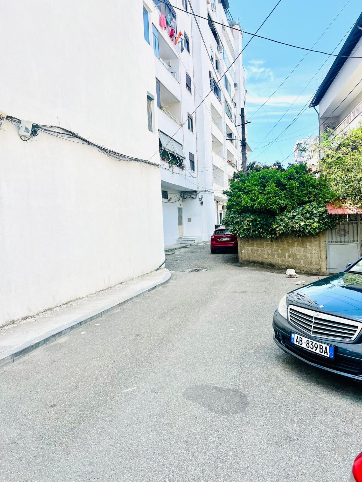 Lovely 3-Bedroom Rental Unit In Durrës Exterior foto